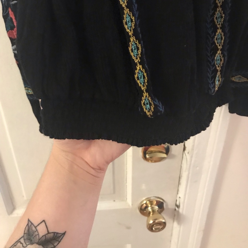 Off the Shoulder Top - Picture 4 of 5
